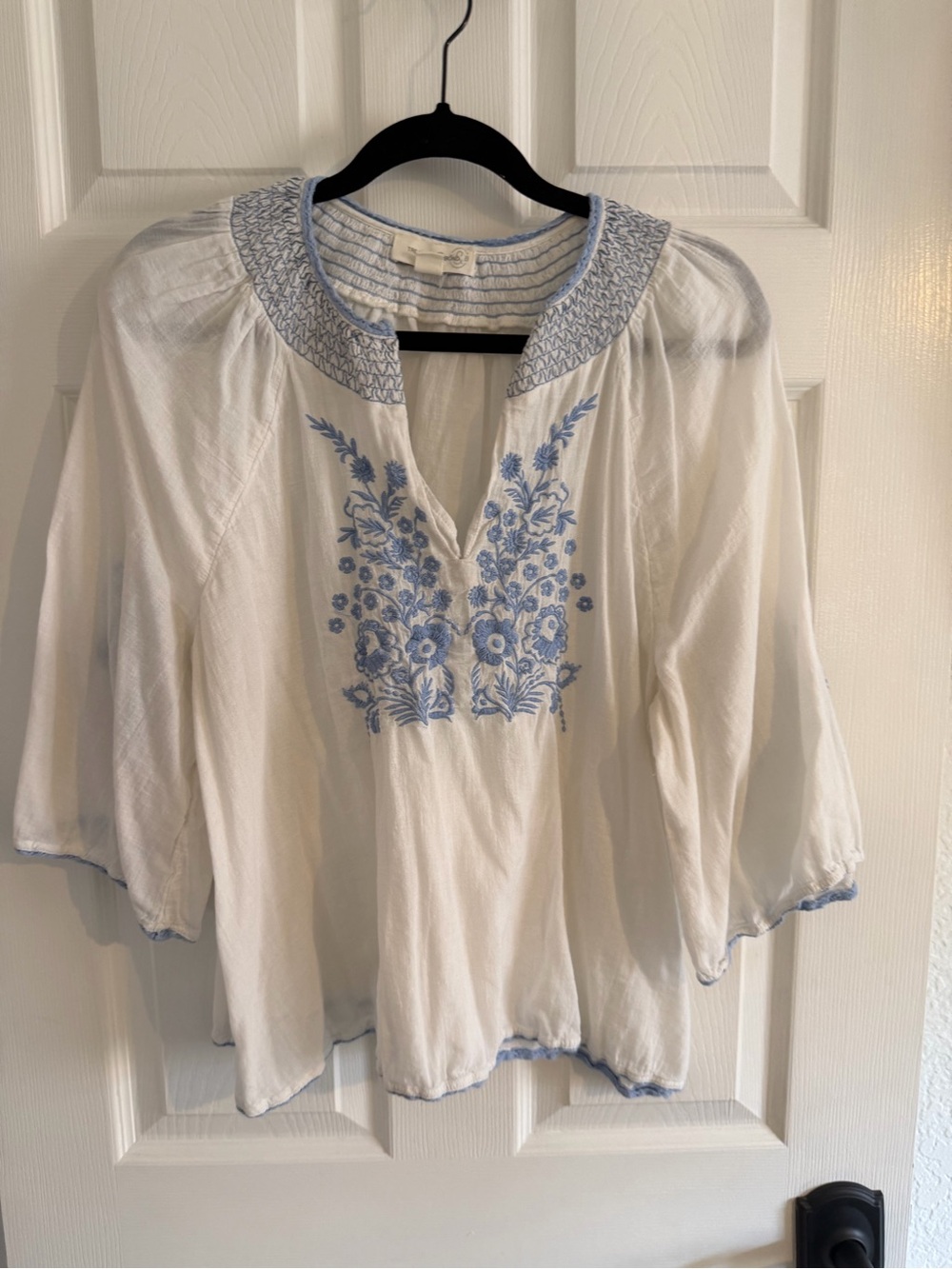 Treasure & Bond White Tunic with Light Blue Floral Embroidery